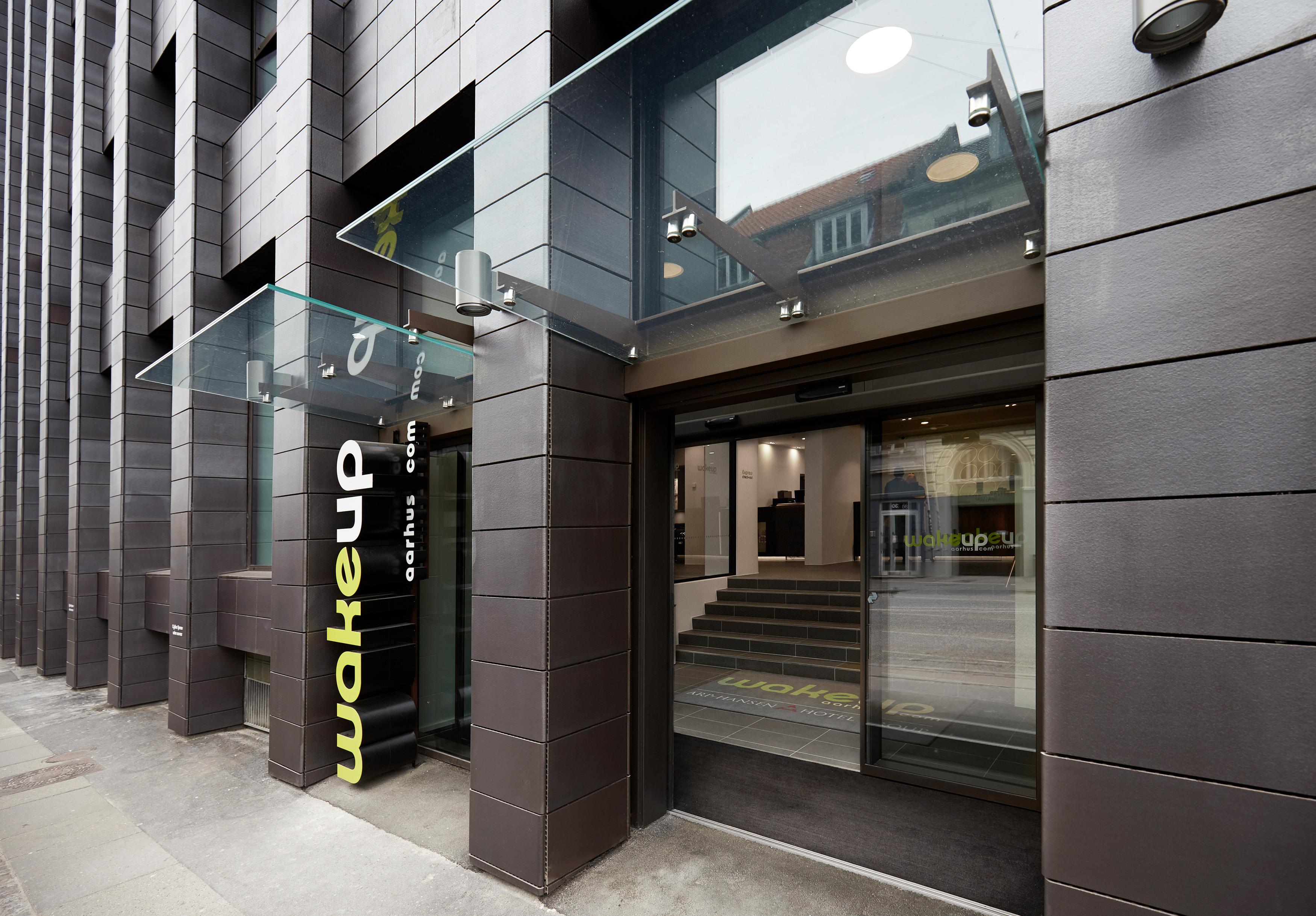 เวคอัพ - โอร์ฮุส Hotel ออร์ฮูช ภายนอก รูปภาพ